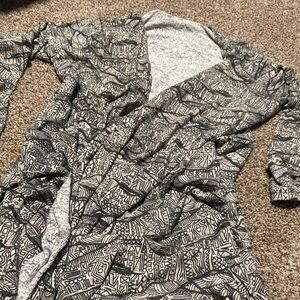 Gorgeous LuLaRoe extra-long lightweight open-front cardigan (XL) - EUC!